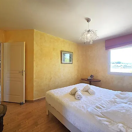 Belle - 6 Personnes - Piscine Et Parking Prives - Veranda Climatisee - Terrasse - 3 Doubles *