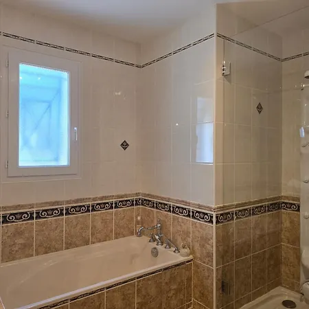 Belle - 6 Personnes - Piscine Et Parking Prives - Veranda Climatisee - Terrasse - 3 Doubles Réalville