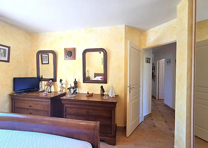 Belle - 6 Personnes - Piscine Et Parking Privés - Véranda Climatisée - Terrasse - 3 Doubles Hébergement de vacances Réalville