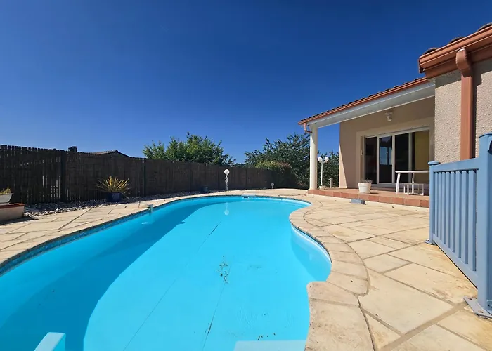 Belle - 6 Personnes - Piscine Et Parking Privés - Véranda Climatisée - Terrasse - 3 Doubles Hébergement de vacances