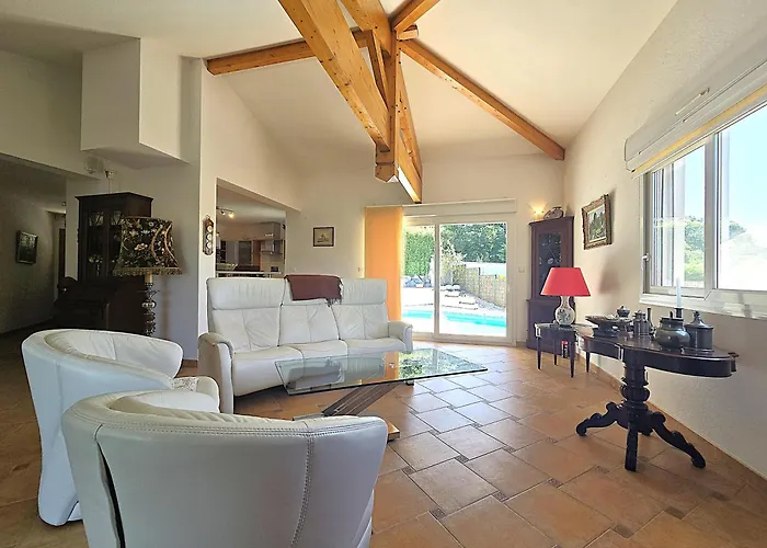 Belle - 6 Personnes - Piscine Et Parking Privés - Véranda Climatisée - Terrasse - 3 Doubles *